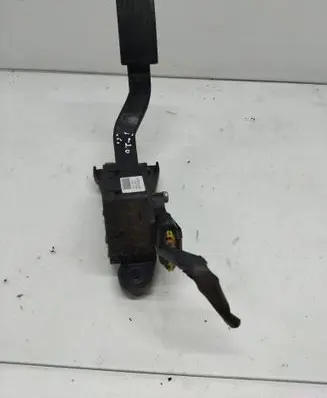 Hyundai i20 (PB PBT) Accelerator throttle pedal 327271J500 PA66GF35