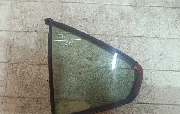 BMW 3 E36 Rear vent window glass 