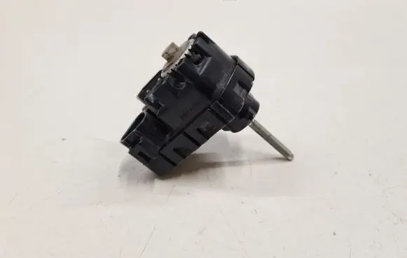 Toyota Avensis T250 Headlight level adjustment motor 08D1410931 08D1415849