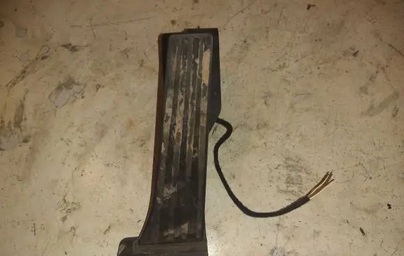 BMW 1 E81 E87 Accelerator throttle pedal 74766500