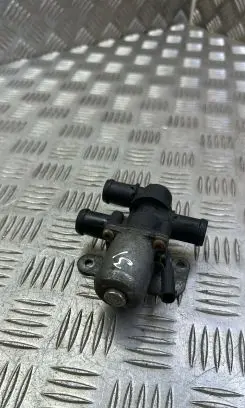 Volkswagen PASSAT B8 Coolant heater control valve 5Q0906457C