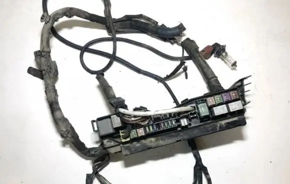 Toyota Avensis T250 Fuse box set 9008087019 90080-87019