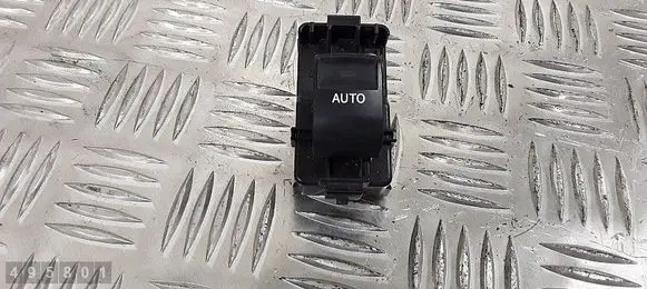 Toyota Prius (XW30) Electric window control switch 8724c57