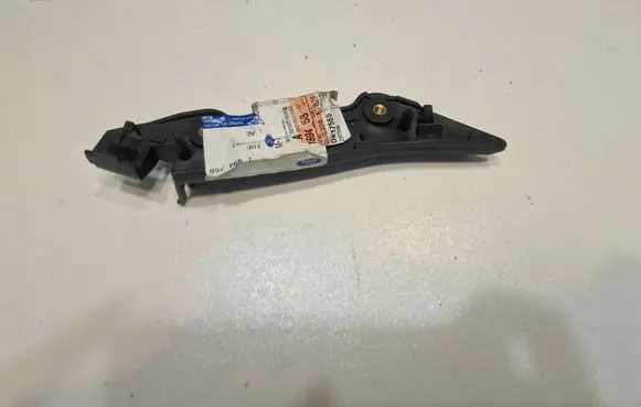 Front bumper mounting bracket