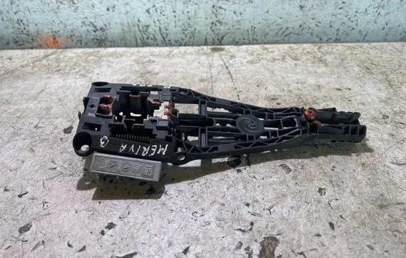 Opel Meriva B Rear door exterior handle/bracket 13271978