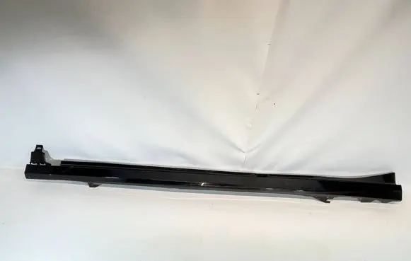 BMW iX Front sill (body part) 8737831