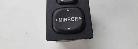 Toyota Yaris Wing mirror switch