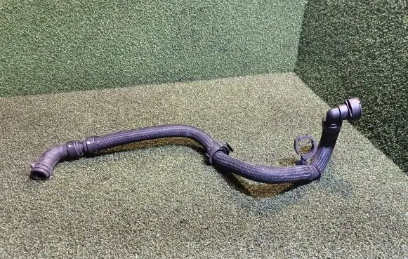 Opel Movano B Engine coolant pipe/hose 215200030R