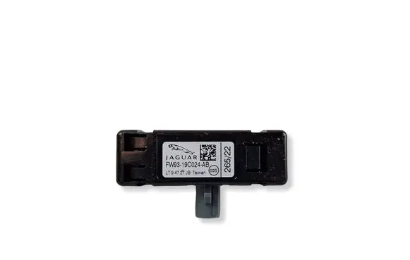Jaguar F-Pace Aerial antenna amplifier FW9319C024AB