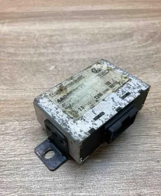 Audi 100 S4 C4 Alarm control unit/module 4A0951173