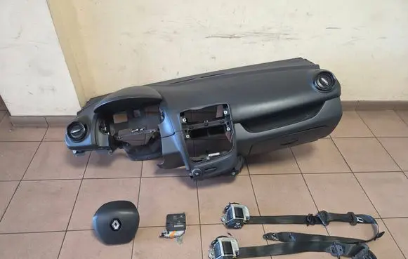 Renault Clio IV Airbag set with panel 682007861R 681004084R 985706588R