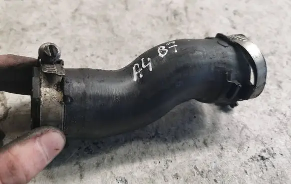 Audi A4 S4 B7 8E 8H Intercooler hose/pipe 8e0145708
