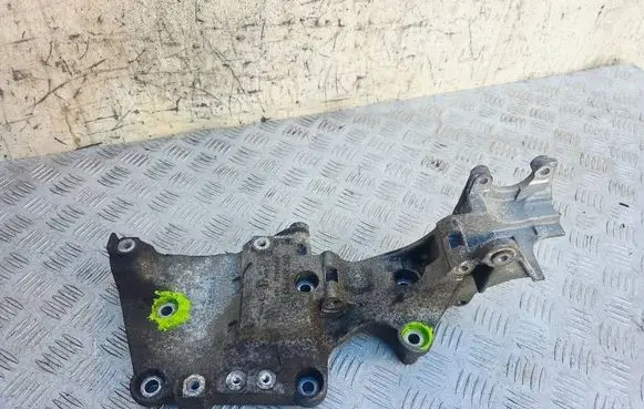 Mitsubishi Outlander Generator/alternator bracket 03G903143H