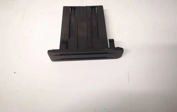 Volkswagen Tiguan Other interior part 5M0858373D