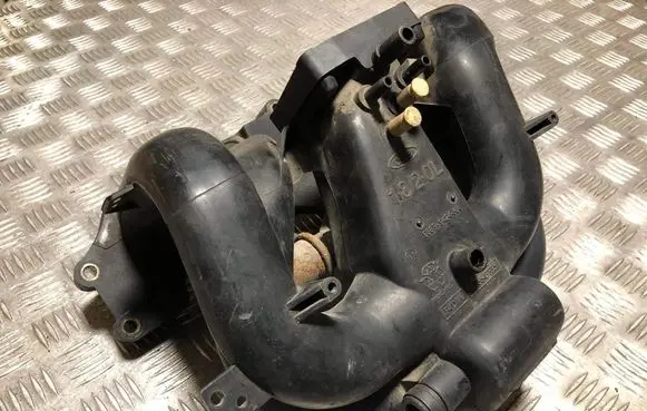 Ford Focus Intake manifold 988F9424KA PA66G133