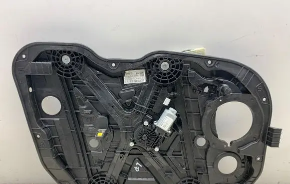 Hyundai i30 Front door window regulator with motor 