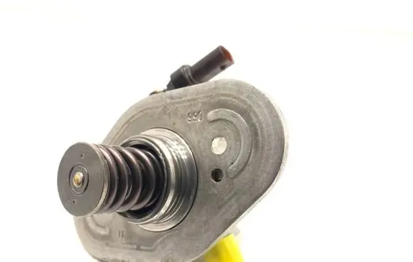 BMW 5 G30 G31 G38 Fuel injection high pressure pump 86481760261520650
