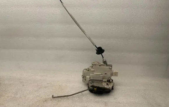 Audi A6 S6 C6 4F Front door lock 4F1837016