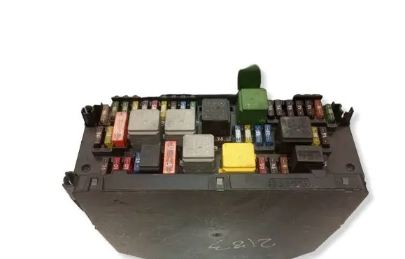 Mercedes-Benz E W212 Fuse module A2129007124 A2319021501 A2129015504