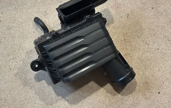 Air filter box