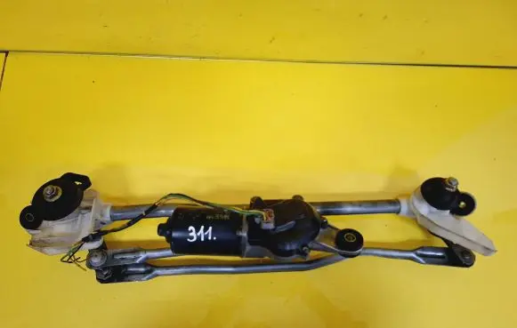 Nissan Micra Front wiper linkage and motor 1155646B