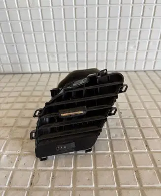 Audi S5 Dashboard side air vent grill/cover trim 8T1820901C