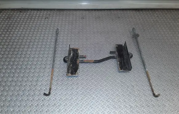 Mitsubishi Outlander Battery bracket 