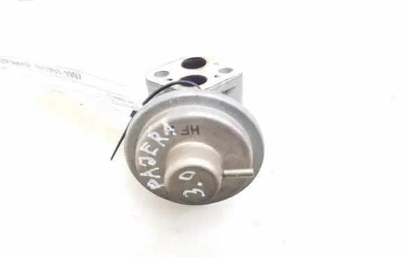 Mitsubishi Pajero EGR valve K5T58980