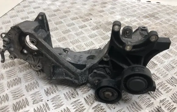 Audi Q5 SQ5 Generator/alternator bracket 03L903143H