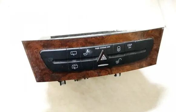Mercedes-Benz E W211 Hazard light switch a2116800552