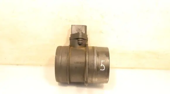 Volkswagen PASSAT B6 Mass air flow meter 0281002461