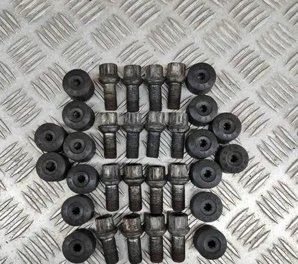 Volkswagen Golf VII Nuts/bolts WHT001812