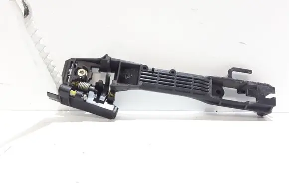 Rear door exterior handle/bracket