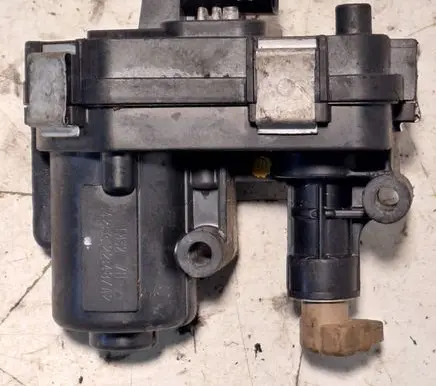 Opel Insignia A Intake manifold valve actuator/motor PPSGFMD65 868PRCEBT 34272248A2