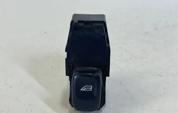 Volvo XC90 Electric window control switch 8685288
