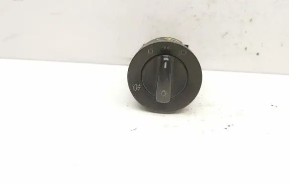 Volkswagen Golf IV Light switch 1C0941531