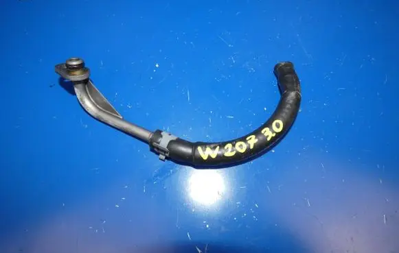 Mercedes-Benz E A207 Engine coolant pipe/hose A6422030682 DBL625412