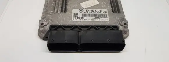 Volkswagen Touran I Engine control unit/module 03G906021QK