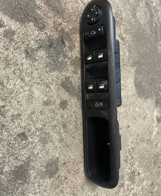Peugeot 3008 I Electric window control switch