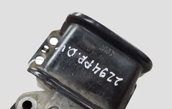 Ford Mondeo MK IV Engine mount bracket 9636270080 9636583980 9636845880