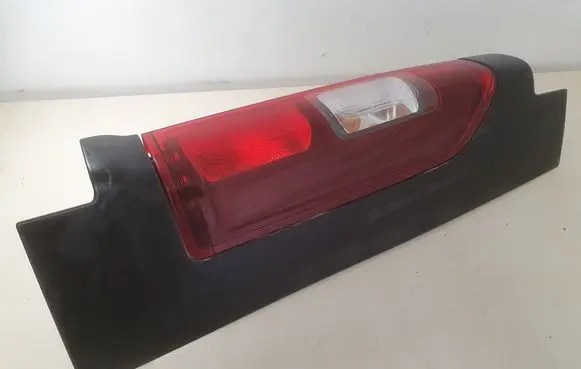 Opel Vivaro Rear/tail lights