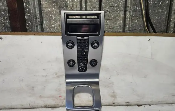 Volvo V50 Climate control unit 8696495