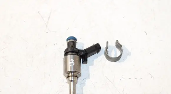 Audi A4 S4 B8 8K Fuel injector 06H906036F 0261500057