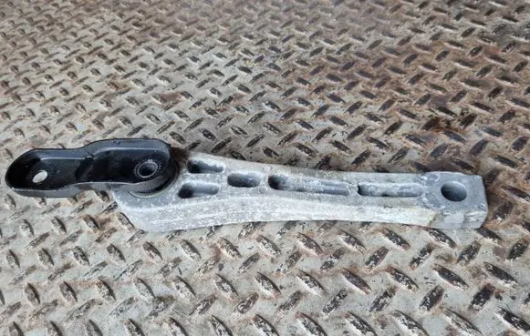Volkswagen Tiguan Gearbox mounting bracket 7N0199855A