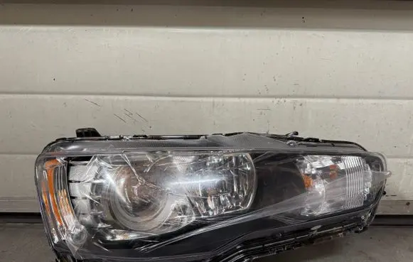 Mitsubishi Lancer VIII Headlight/headlamp 8301C348