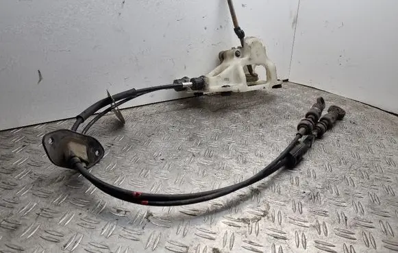 KIA Ceed Gear shifter/selector 437001H200 CB2
