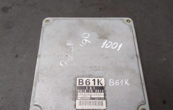 Mazda 626 Engine control unit/module B61K18881C 0797002353