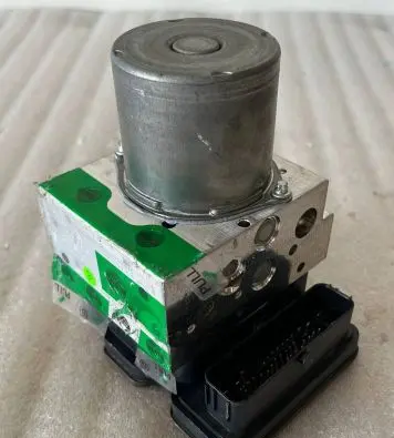 Porsche Taycan 9J1 ABS Pump 9J1614109E