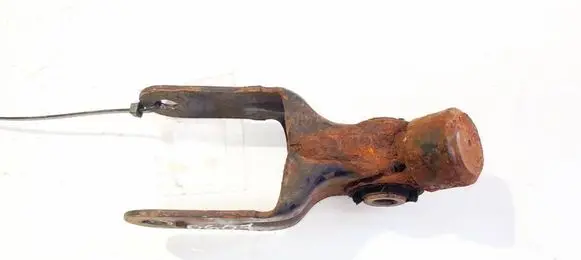 Peugeot 307 Engine mount bracket 