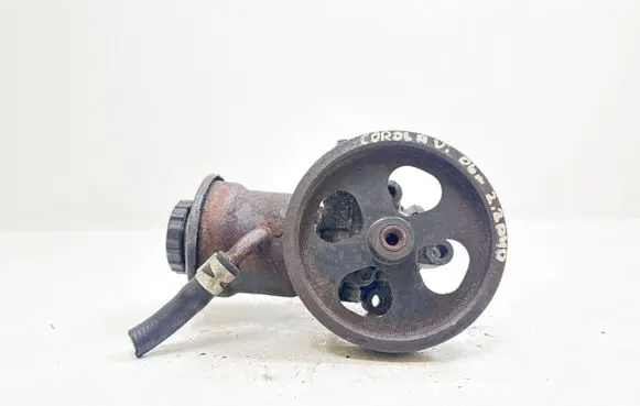Toyota Corolla Verso AR10 Power steering pump